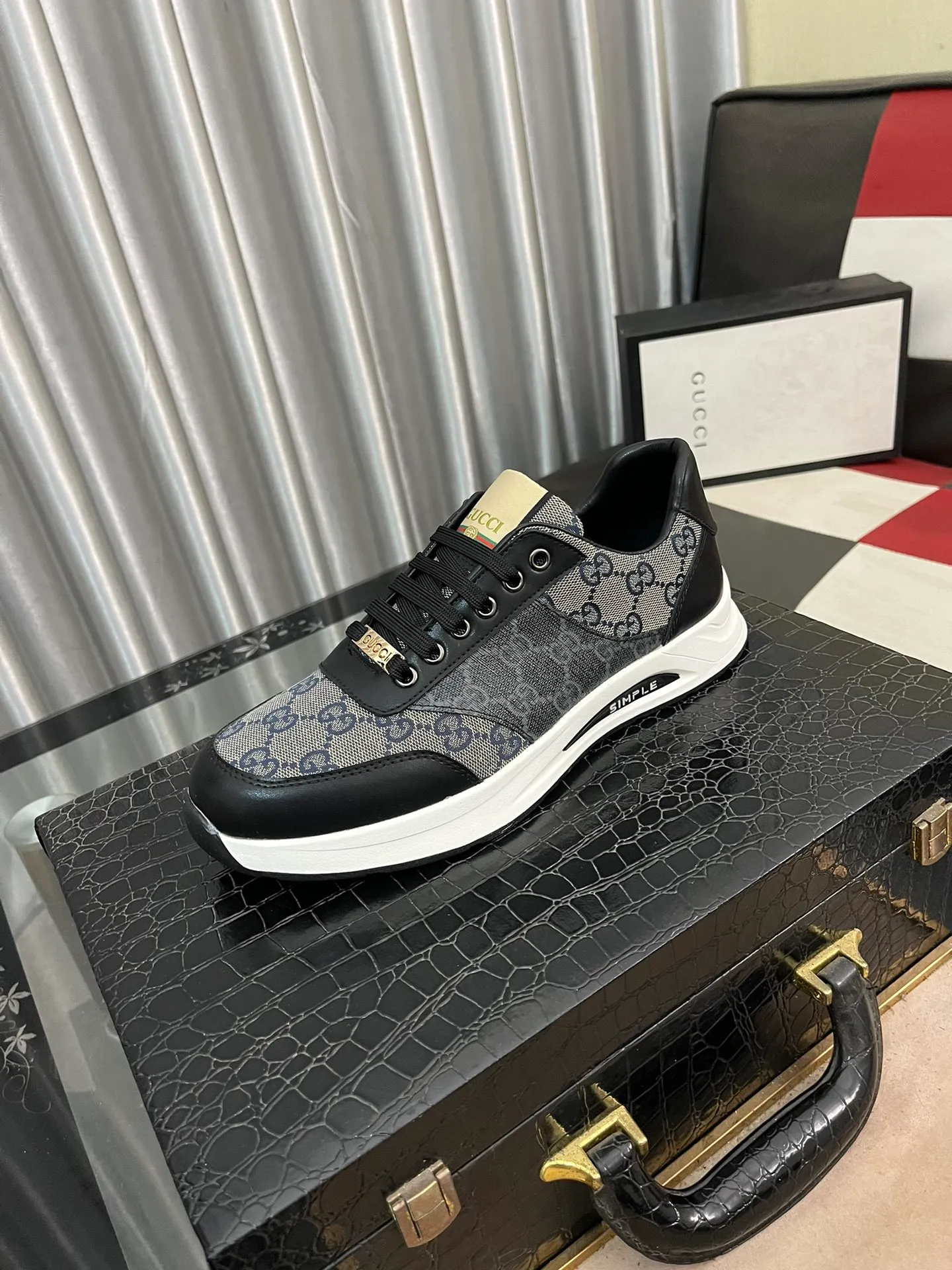 Men's Men's Shoes 💰420 ⌚️⌚️[GUCCI] Gucci men's casual shoes are absolutely popular 🔥The ultimate matching item for trendy men! Irresistible charm of super texture, the main recommendation, the upper is made of high-quality cowhide + breathable fabric, sheepskin feet, wear-resistant rubber sole, noble and elegant! Extremely comfortable🎁🎁You can be as handsome as you want💪 Size: 38-44!